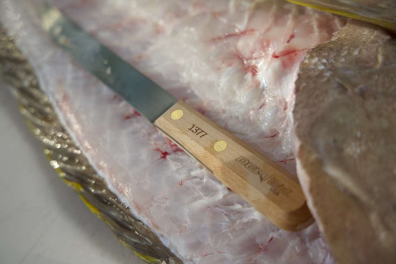  Dexter-Russell Traditional 7in Wide Carbon Steel Boning Knife