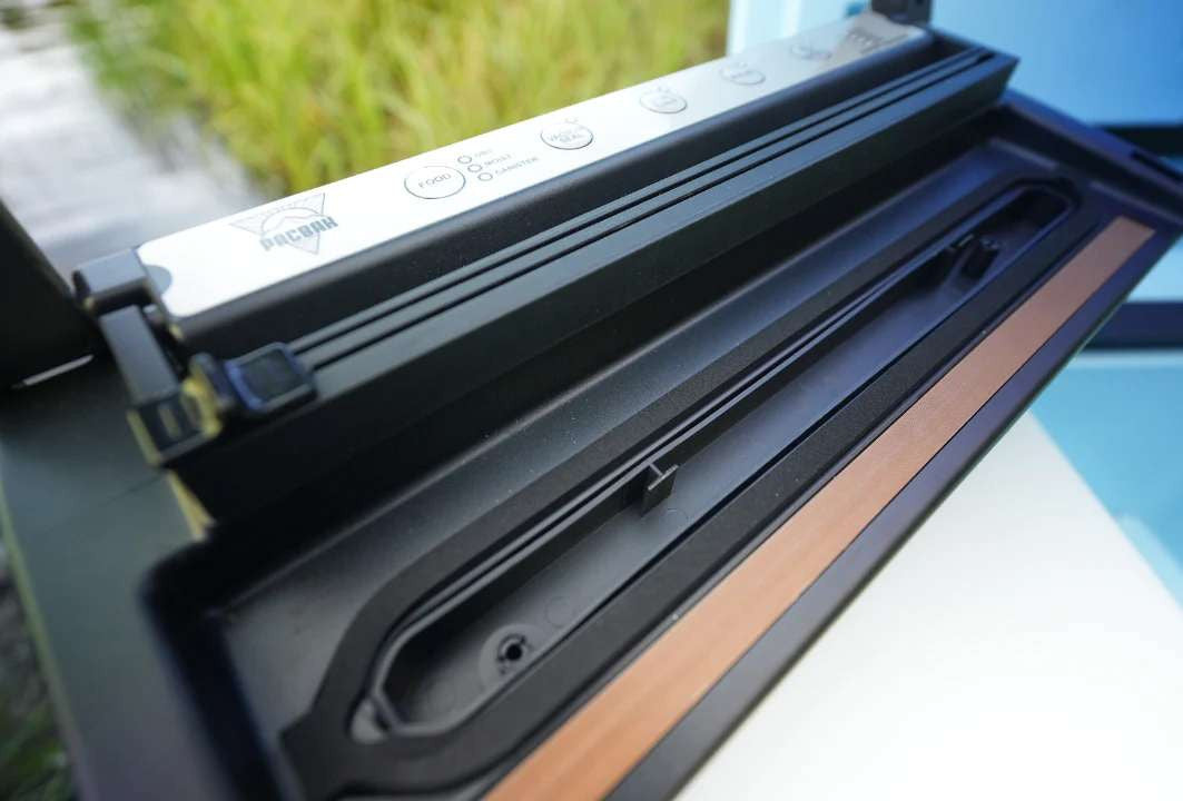  PacBak ROAM 18-V Portable Vacuum Sealer
